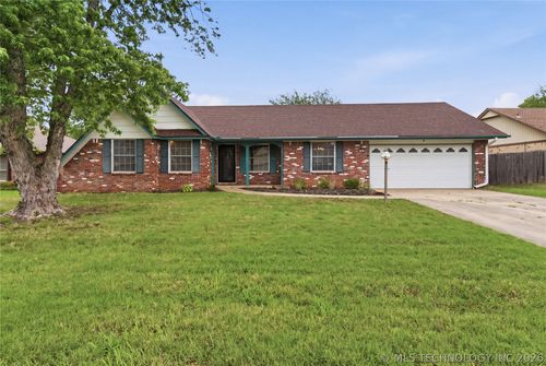 2616 Commercial St, Broken Arrow, OK, 74012-3330 | Card Image