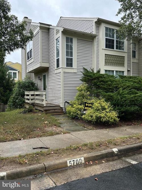 5700 Medallion Ct, ALEXANDRIA, VA, 22303-1050 | Card Image