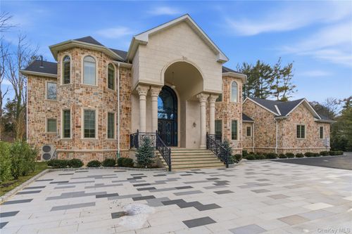 265 Laurel Ln, Syosset, NY, 11791-1909 | Card Image