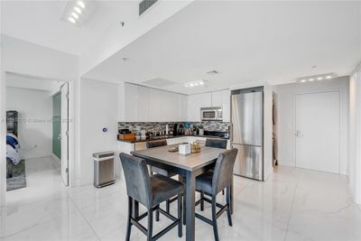 1203 - 92 Sw 3rd St, Condo with 3 bedrooms, 2 bathrooms and null parking in Miami FL | Image 3