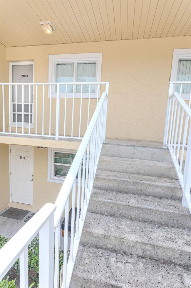 2007 - 2007 Palm Beach Trace Dr, Condo with 2 bedrooms, 2 bathrooms and null parking in Royal Palm Beach FL | Image 5