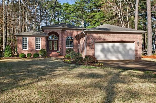 529 Piney Point Rd, Yorktown, VA, 23692-3531 | Card Image