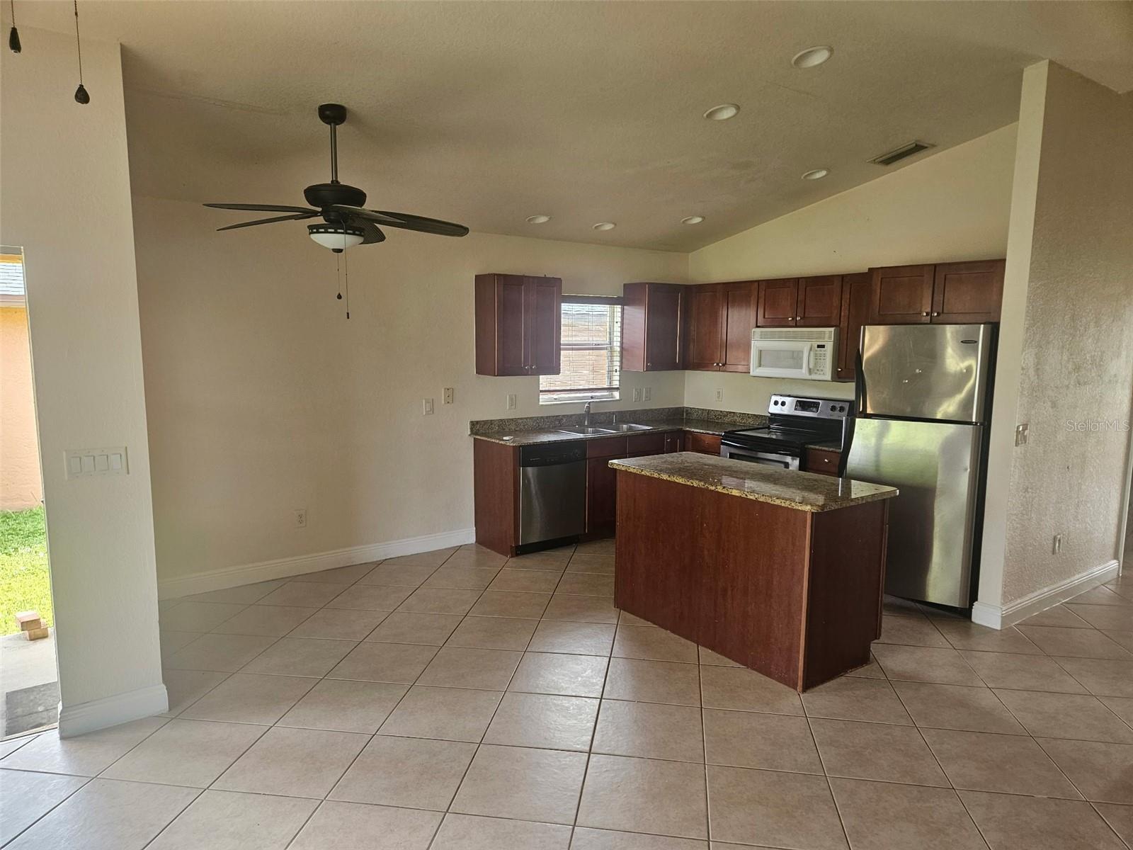 Residential Lease in CAPE CORAL 3