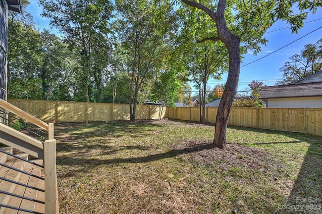 Fenced Yard | Image 31