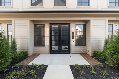 4621 S 47th St, Rogers, AR, 72758-8735 | Card Image