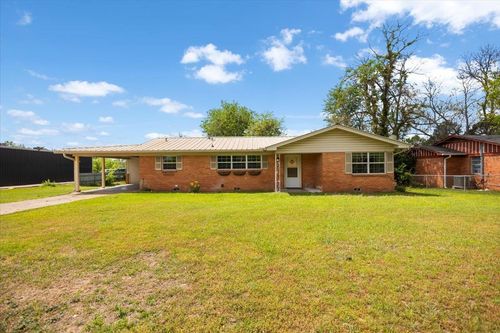 1602 W Duval St, Troup, TX, 75789-1516 | Card Image