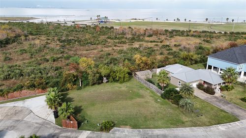 226 Debbie Ln, San Leon, TX, 77539-1936 | Card Image