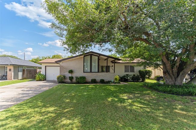 Great curb appeal and undeniable charm in this well-maintained Freeport home priced under $200K. Don’t miss out—call today to schedule your private tour! | Image 24
