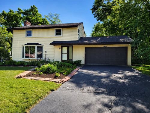 10 Blossom Circle W, Brighton, NY, 14610 | Card Image