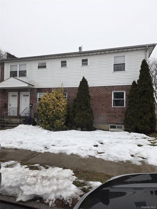 19802 90th Ave, Hollis, NY, 11423-2600 | Card Image