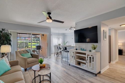 apt-102-1670 N 42nd Cir, Vero Beach, FL, 32967-8113 | Card Image