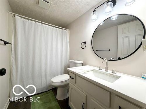 89-9382 S Lake Ridge Dr, Bloomington, IN, 47401-9505 | Card Image