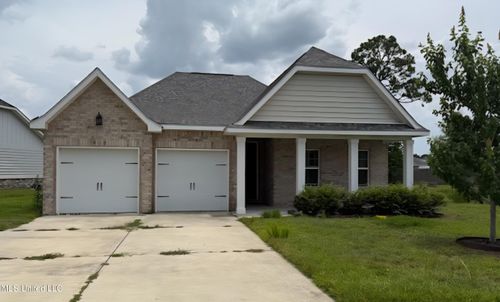 10510 W Landon Green Cir, Gulfport, MS, 39503-5028 | Card Image