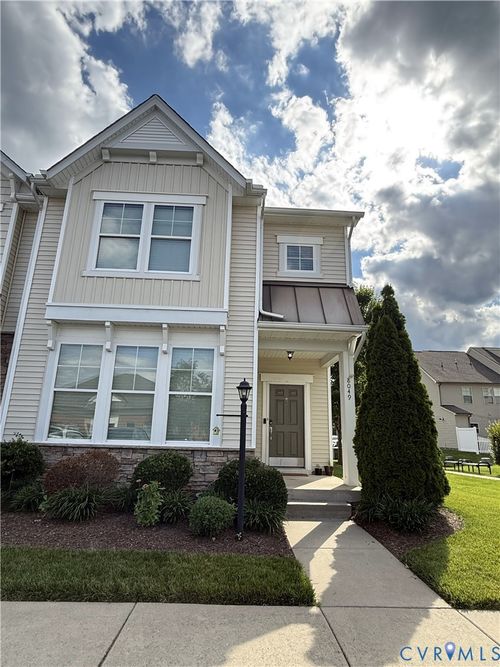 8049 Ellendale Dr, Mechanicsville, VA, 23116-2430 | Card Image