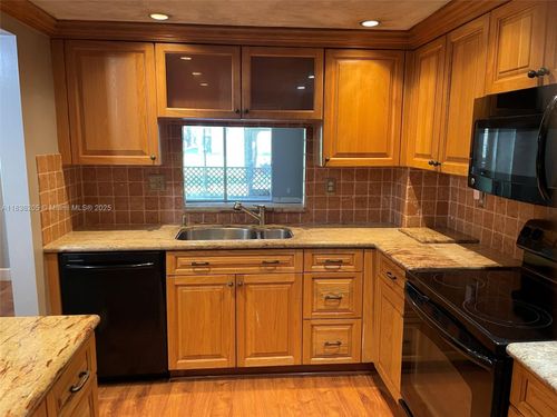 apt-114-8735 Ramblewood Dr, Coral Springs, FL, 33071-7170 | Card Image