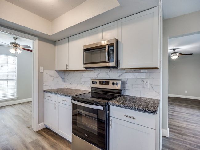 2623 Summertree Dr, House other with 3 bedrooms, 3 bathrooms and null parking in Carrollton TX | Image 10