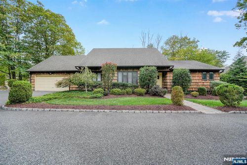 63 Passaic Valley Rd, Montville, NJ, 07045-9361 | Card Image