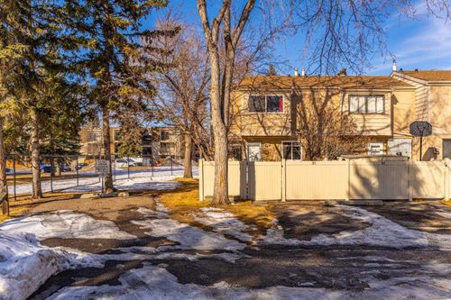31-2319 56 St Ne, Calgary, AB, T1Y2M2 | Card Image