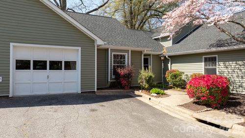 8-247 5th Ave Ne, Hickory, NC, 28601-5026 | Card Image