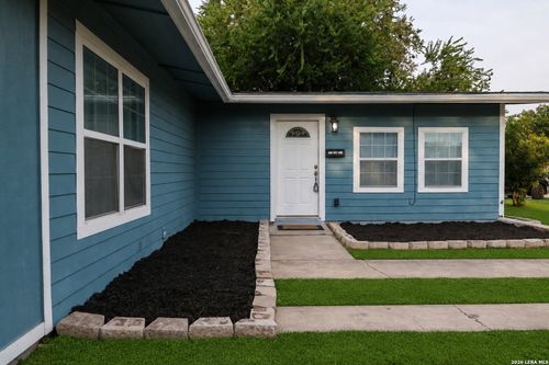 75 Storeywood Dr, San Antonio, TX, 78213-3030 | Card Image