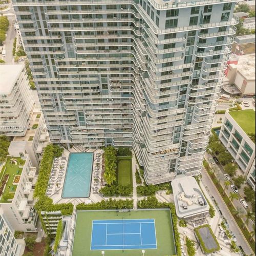 2511-121 Ne 34th St, Miami, FL, 33137-3884 | Card Image