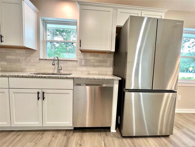 813 Cedar Lawn Dr, House other with 3 bedrooms, 2 bathrooms and null parking in Alvin TX | Image 8