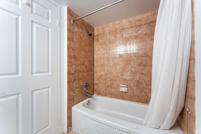 401 - 257 Bath Rd, Condo with 2 bedrooms, 2 bathrooms and 1 parking in Kingston ON | Image 27