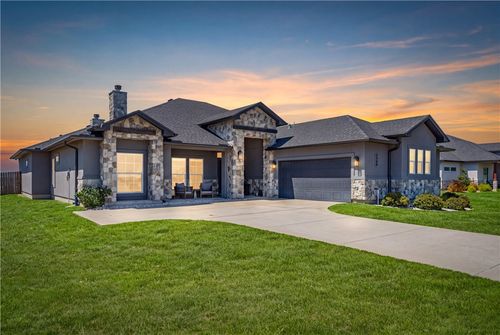 1933 Magnolia Falls Dr, Corpus Christi, TX, 78415-4428 | Card Image
