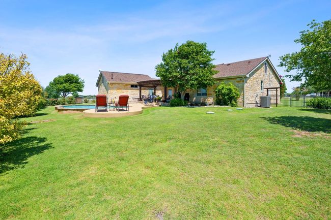 30112 Twin Creek Dr, House other with 3 bedrooms, 2 bathrooms and 6 parking in Georgetown TX | Image 25