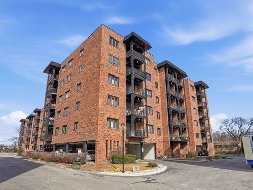 604-9332 Landings Ln, Des Plaines, IL, 60016-5247 | Card Image