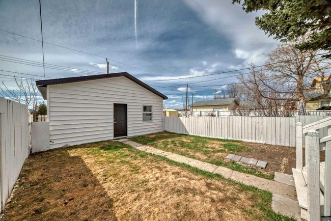 8021 24 Street Se, Home with 2 bedrooms, 1 bathrooms and 4 parking in Calgary AB | Image 44