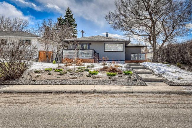 47 Haddock Road Sw, Home with 4 bedrooms, 3 bathrooms and 1 parking in Calgary AB | Image 2