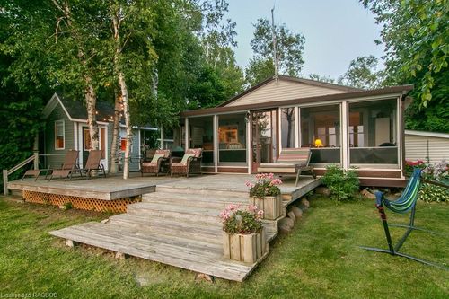 709 Bruce Rd, Saugeen Shores, ON, N0H2L0 | Card Image