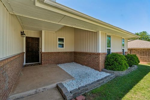 510 Hanging Elm Dr, Norman, OK, 73071-7010 | Card Image