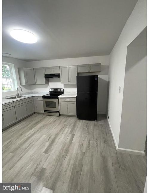 3-119 E Main St, MIDDLETOWN, PA, 17057-1829 | Card Image