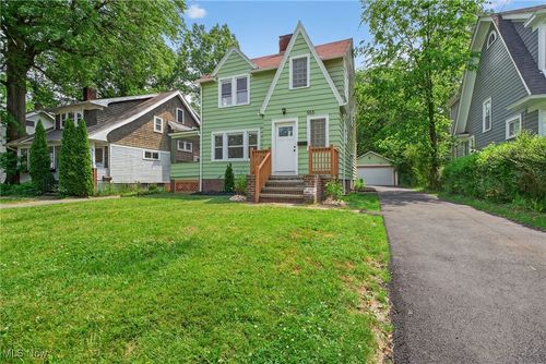 955 Montford Rd, Cleveland Heights, OH, 44121-2077 | Card Image
