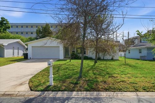 140 Patlin Cir E, LARGO, FL, 33770-3007 | Card Image