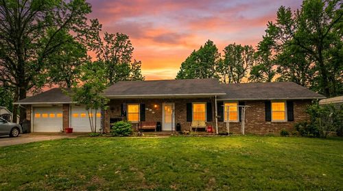 1820 Wayhaven Dr, West Plains, MO, 65775-1525 | Card Image