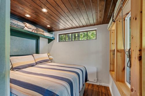 219 Chestnut Pond Rd, Epsom, NH, 03234-4904 | Card Image