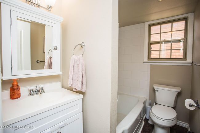 202 N 19 Th St, House other with 3 bedrooms, 3 bathrooms and null parking in Lamesa TX | Image 21