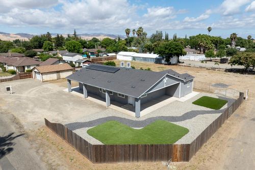 720 N 2nd St, Patterson, CA, 95363-2154 | Card Image