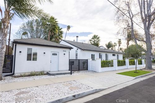 16655 Kelsloan St, Lake Balboa, CA, 91406-2824 | Card Image
