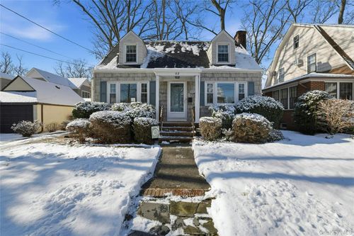 82 Spruce Ave, Floral Park, NY, 11001-2329 | Card Image