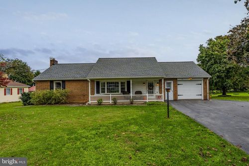 137 Ewell Rd, EAST EARL, PA, 17519-9720 | Card Image