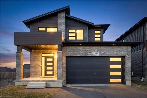 40 Moon Cres, Cambridge, ON, N1S0C4 | Card Image