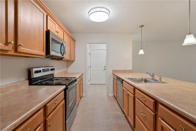 7009 Stefano Dr, Condo with 2 bedrooms, 2 bathrooms and 1 parking in Delmont PA | Image 3