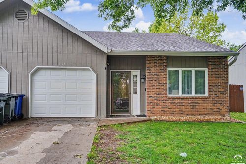 1713 E 21st Ter, Lawrence, KS, 66046-5411 | Card Image