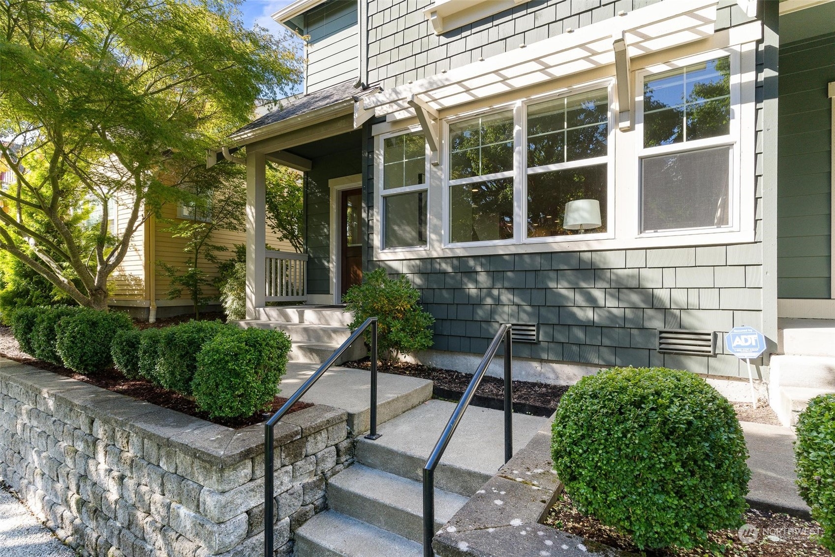 31st Ave, Seattle, WA 98126