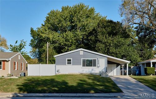 225 N Duchesne Drive, St Charles, MO, 63301 | Card Image