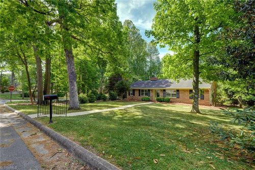 901 Country Club Dr, Reidsville, NC, 27320-5409 | Card Image